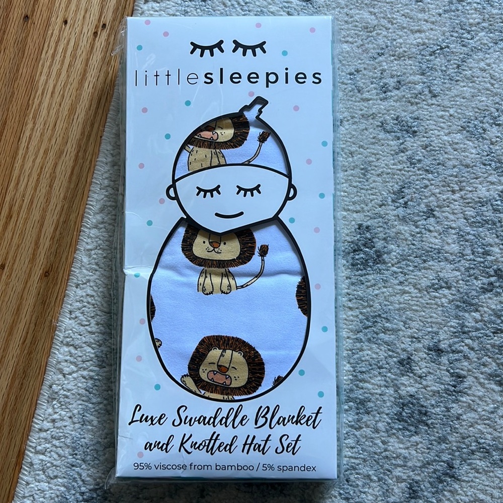 Little Sleepies | Lions Swaddle + Hat Set NIB